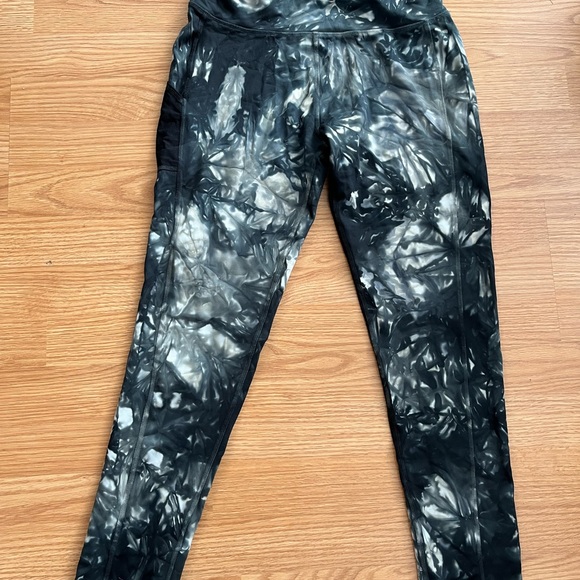 Adidas Large leggings BNWT tie dye - Picture 3 of 3
